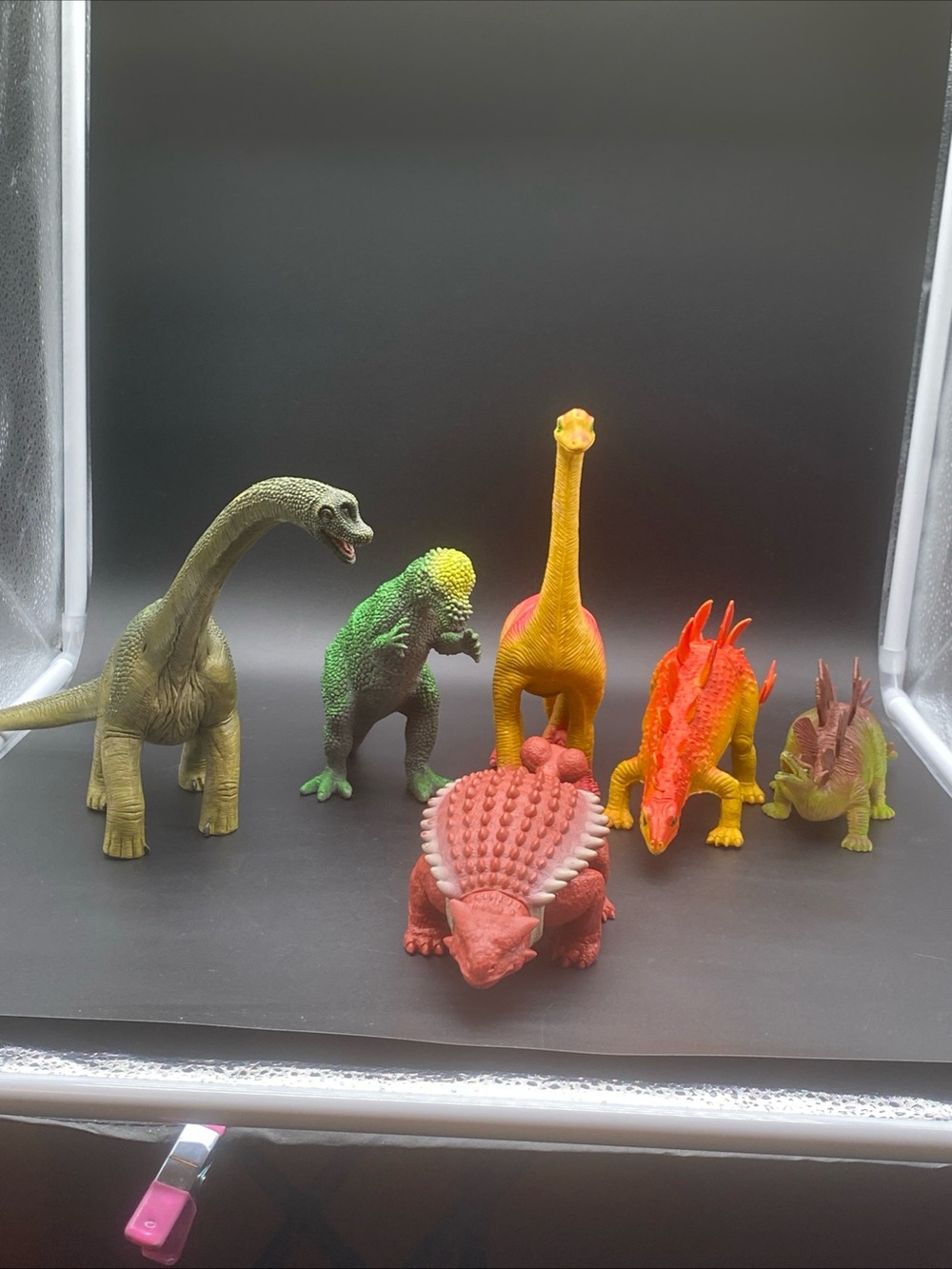Large lot of dinosaurs- some vintage - lot of 6